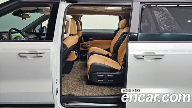 Kia Carnival 2023 — Фото 11/20