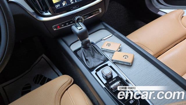 Volvo V60 Cross Country 2020 — Фото 9/20