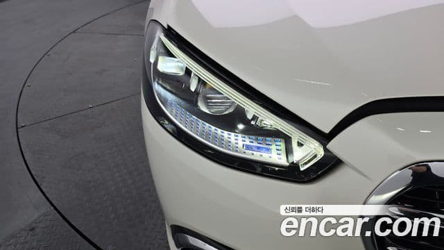 Mercedes-Benz S-Class 2021 — Photo 27/37