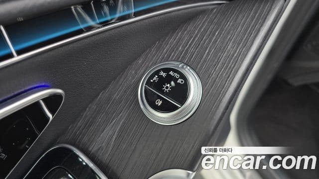 Mercedes-Benz S-Class 2021 — Photo 28/37