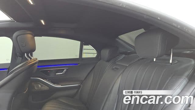 Mercedes-Benz S-Class 2021 — Photo 15/37