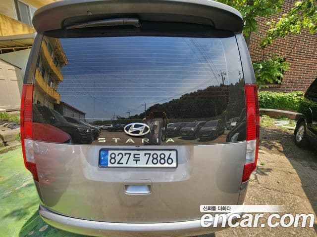 Hyundai Staria 2023 — Фото 2/13