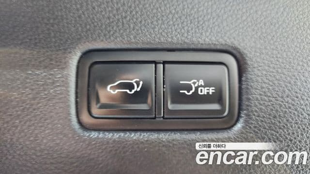 Kia Carnival 2021 — фото 16 из 19