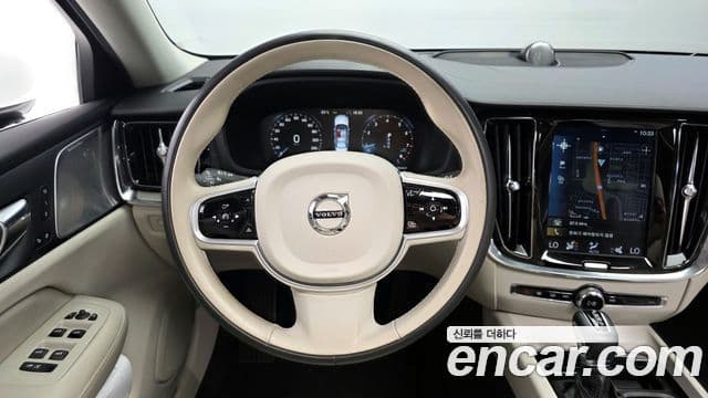 Volvo S60 2020 — ფოტო 13/20