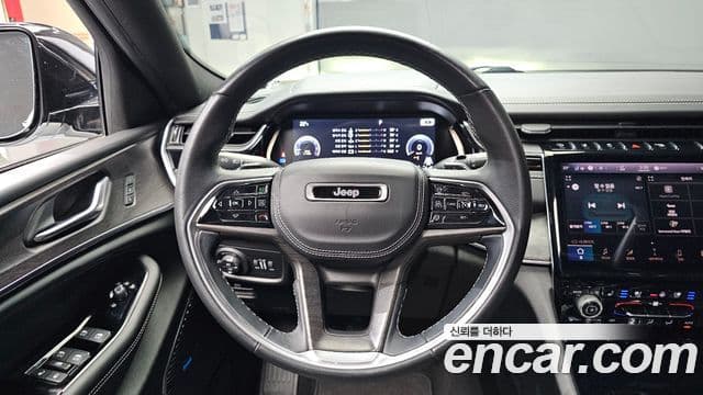 Jeep Grand Cherokee 2022 — Şəkil 13/20