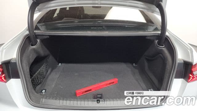 Audi A6 2020 — ფოტო 18/20