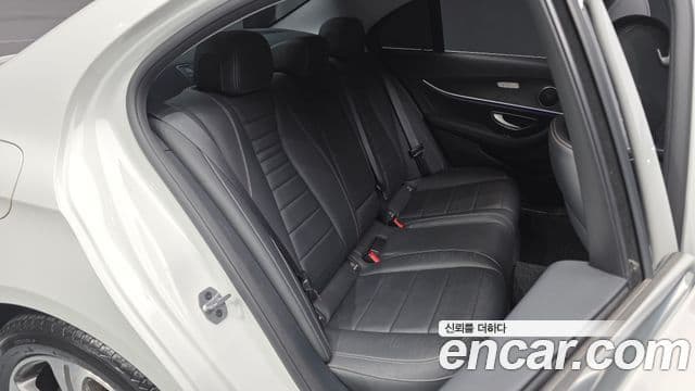 Mercedes-Benz E-Class 2019 — Şəkil 11/20