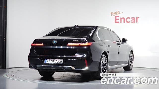 BMW 7 Series 2024 — ფოტო 2/20