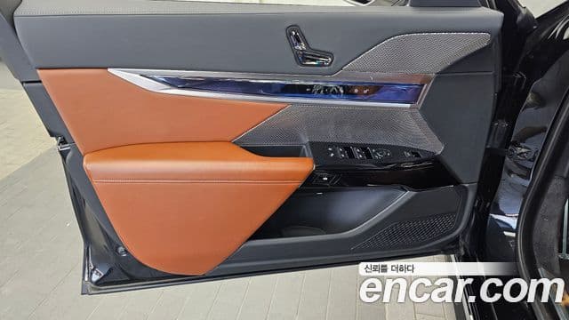 BMW 7 Series 2024 — Photo 22/36