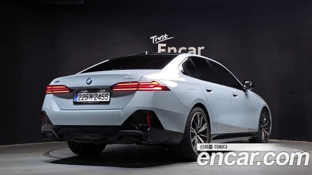 BMW 5 Series 2024 — Şəkil 2/20