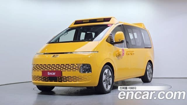 Hyundai Staria 2023 — ფოტო 12/20