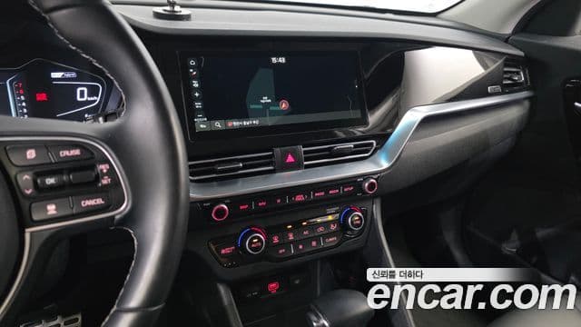 Kia Niro 2019 — Şəkil 16/20