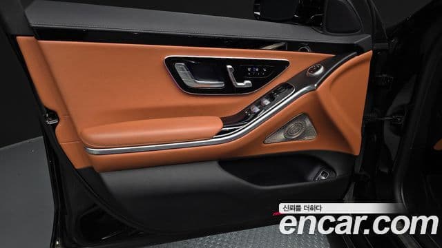 Mercedes-Benz S-Class 2022 — ფოტო 15/20