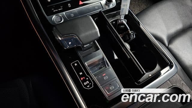 Audi Q7 2020 — ფოტო 9/20
