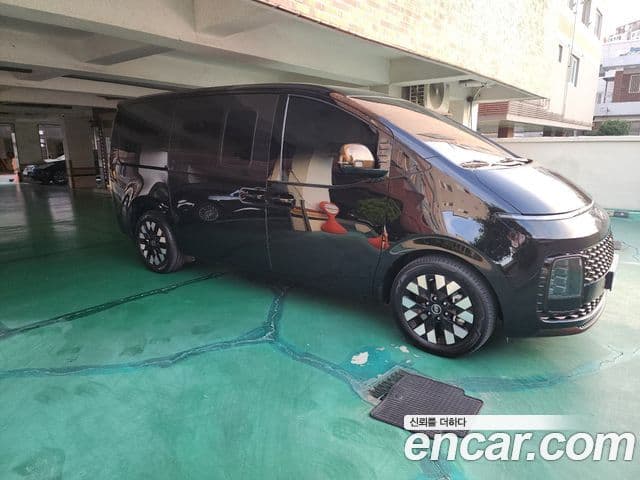 Hyundai Staria 2025 — фото 5 из 20