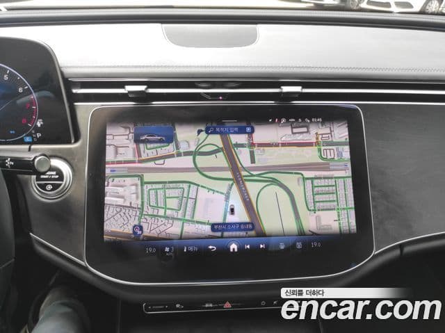 Mercedes-Benz E-Class 2024 — фото 11 из 20