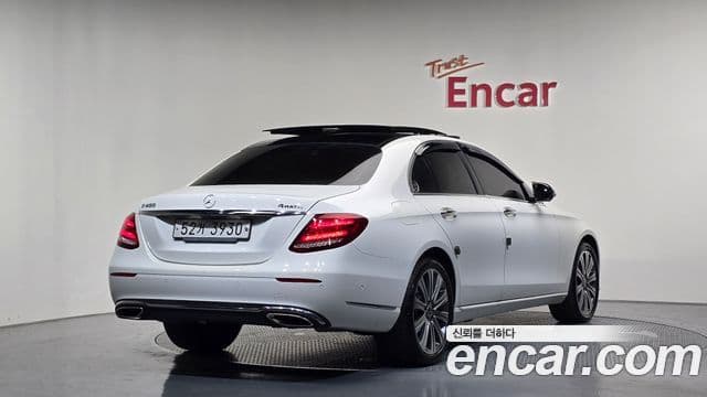 Mercedes-Benz E-Class 2018 — Фото 2/20