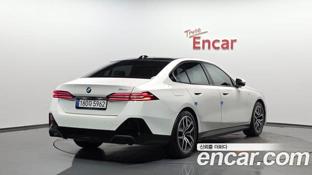 BMW 5 Series 2024 — Şəkil 2/20