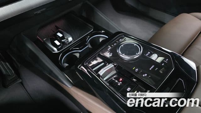 BMW 5 Series 2024 — Şəkil 9/20