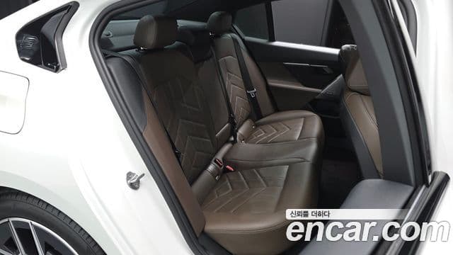 BMW 5 Series 2024 — Şəkil 12/20