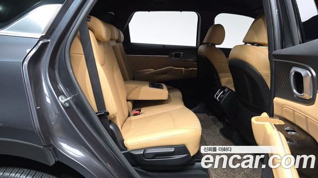 Kia Sorento 2022 — ფოტო 11/20