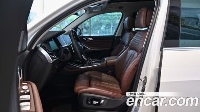 BMW X7 2021 — ფოტო 8/20