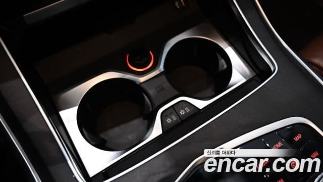 BMW X7 2021 — ფოტო 17/20