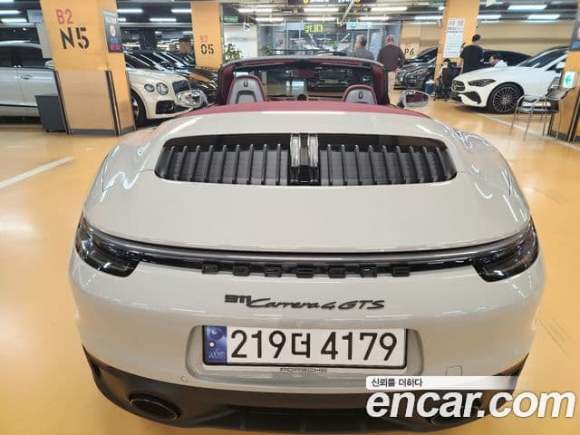 Porsche 911 2023 — ფოტო 6/20