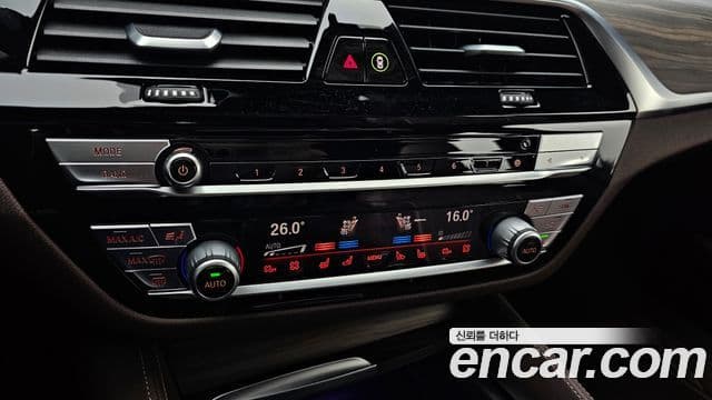 BMW 5 Series 2020 — Фото 18/20