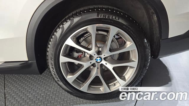 BMW X5 2019 — Şəkil 29/34