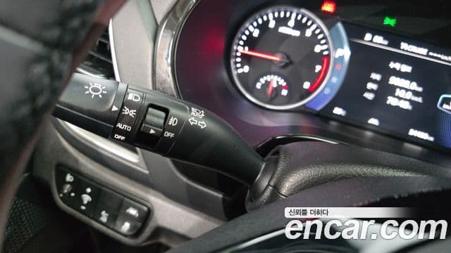 Kia Seltos 2022 — Şəkil 27/33
