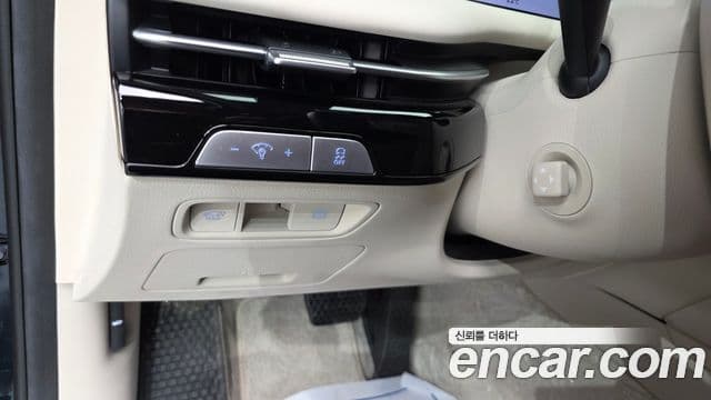 Genesis Electrified G80 2024 — Şəkil 19/20