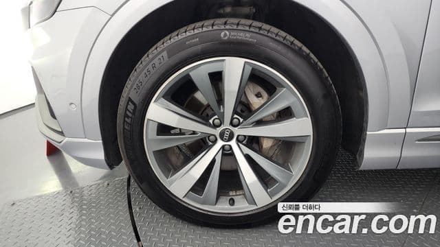 Audi Q7 2021 — Şəkil 4/20