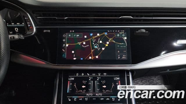 Audi Q7 2021 — Şəkil 12/20