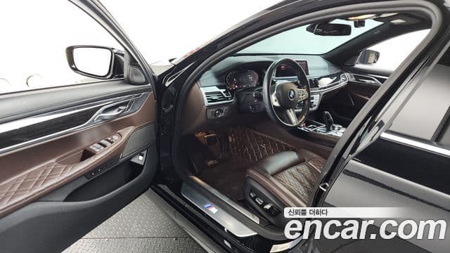 BMW 7 Series 2019 — ფოტო 10/20