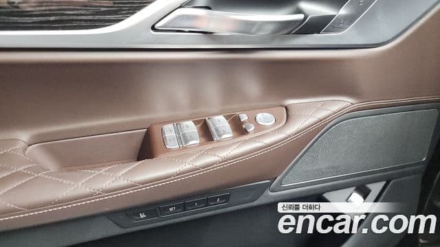 BMW 7 Series 2019 — ფოტო 20/20