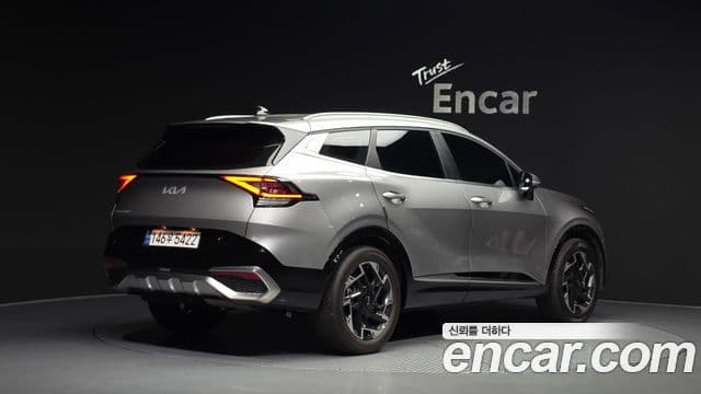 Kia Sportage 2023 — ფოტო 2/20