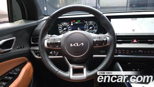 Kia Sportage 2023 — ფოტო 13/20