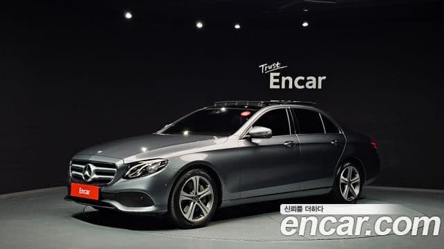 Mercedes-Benz E-Class 2018 — ფოტო 1/20