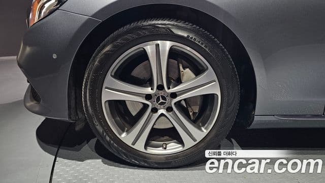 Mercedes-Benz E-Class 2018 — ფოტო 5/20