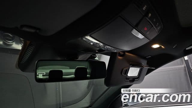 Mercedes-Benz E-Class 2018 — ფოტო 19/20