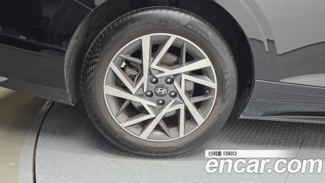 Hyundai Grandeur Hybrid 2023 — Photo 9/20