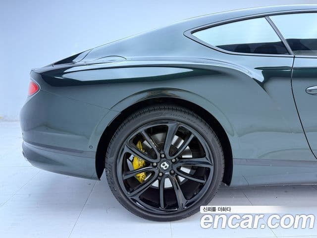 Bentley Continental GT 2021 — ფოტო 5/20