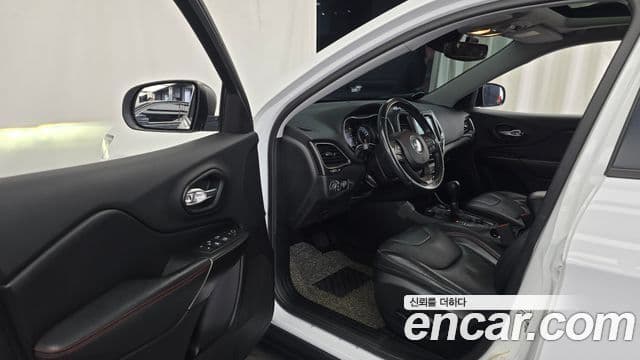 Jeep Cherokee 2020 — Şəkil 10/20