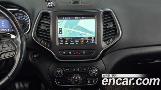 Jeep Cherokee 2020 — Şəkil 12/20