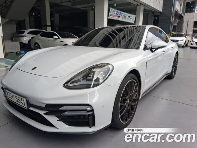 Porsche Panamera 2022 — Photo 2/20