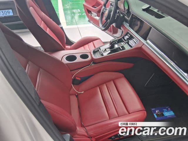 Porsche Panamera 2022 — Photo 8/20