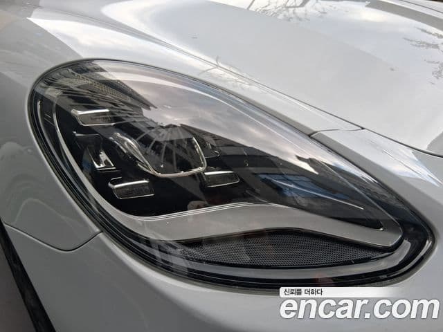Porsche Panamera 2022 — Photo 18/20