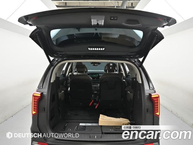 Kia Carnival 2024 — ფოტო 18/20