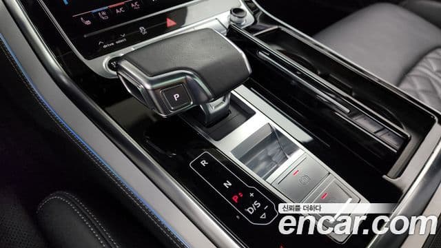 Audi Q7 2022 — Şəkil 9/20